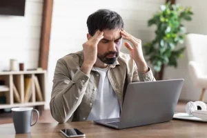 مشکلات رایج لپ تاپ بهاتک